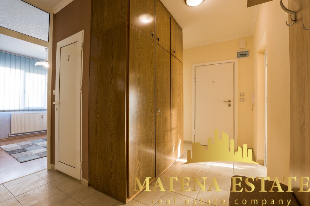 Продава се обзаведен тристаен апартамент , София, ж.к. Овча купел 1