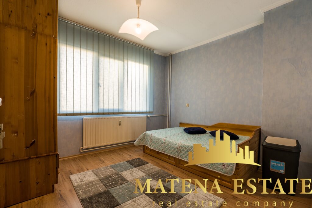 Продава се обзаведен тристаен апартамент , София, ж.к. Овча купел 1