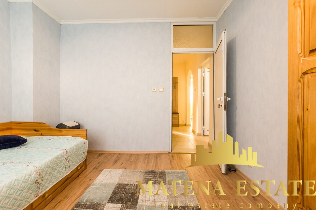 Продава се обзаведен тристаен апартамент , София, ж.к. Овча купел 1