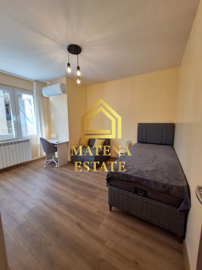 Тристаен апартамент под наем в София, Център