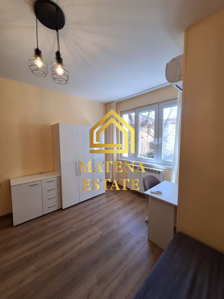 Тристаен апартамент под наем в София, Център