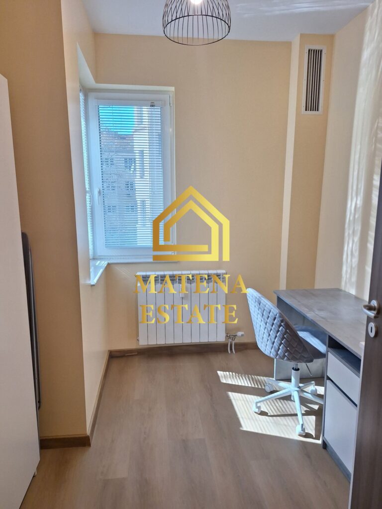 Тристаен апартамент под наем в София, Център