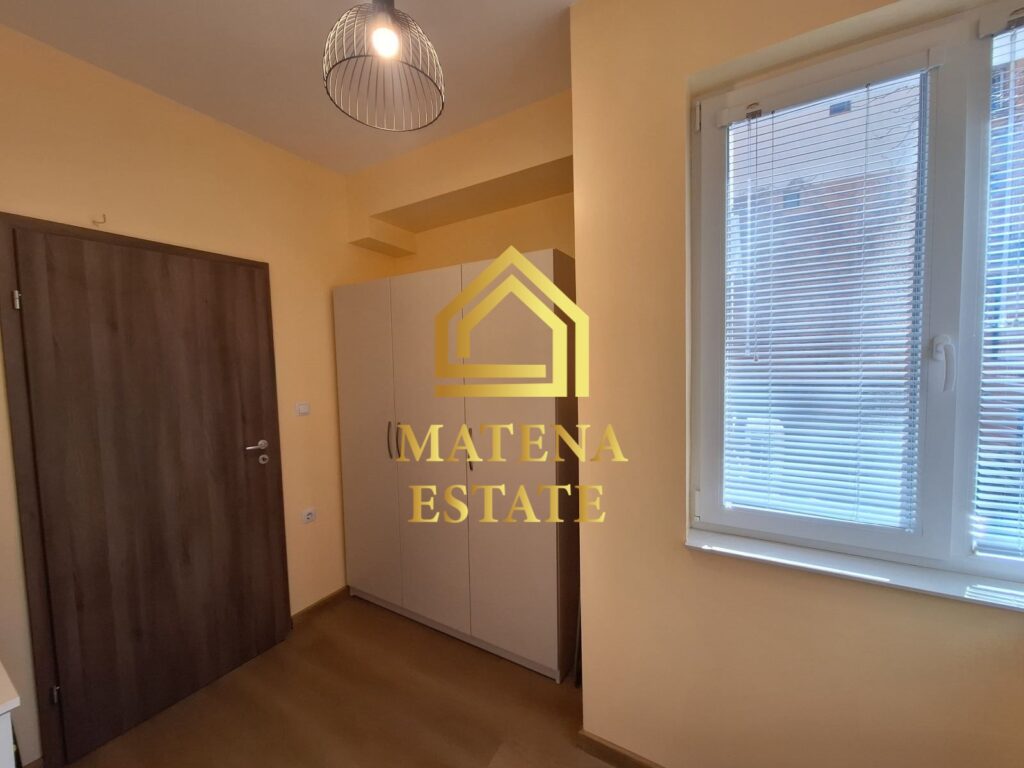 Тристаен апартамент под наем в София, Център