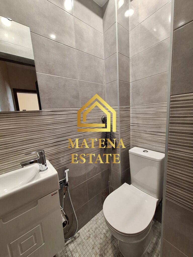 Тристаен апартамент под наем в София, Център