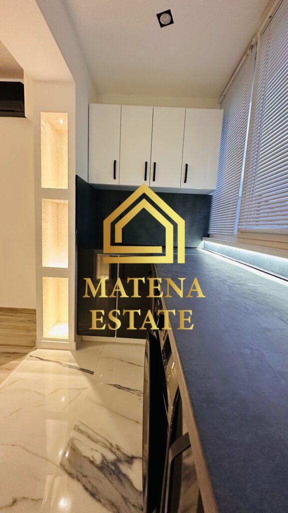 Двустаен апартамент, преустроен в тристаен в Обеля 1, София