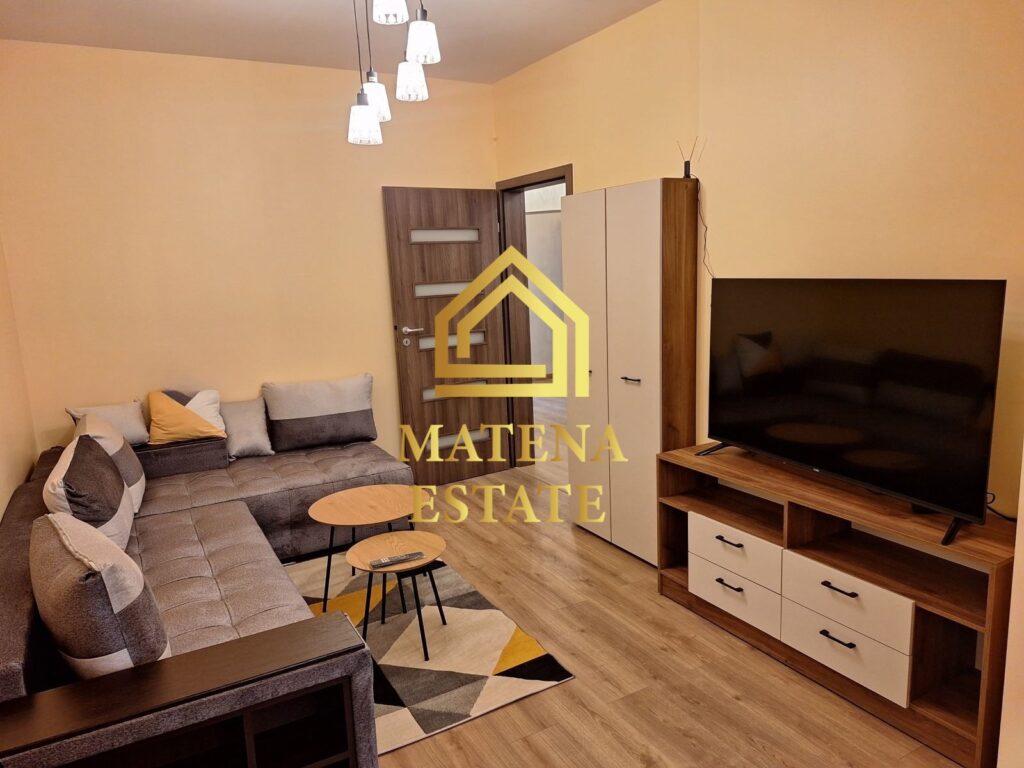 Тристаен апартамент под наем в София, Център