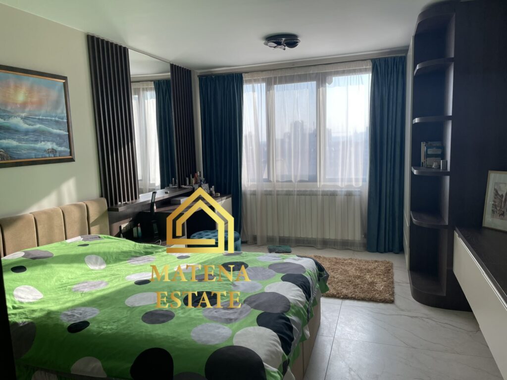 Продава се 90 кв.м. двустаен апартамент