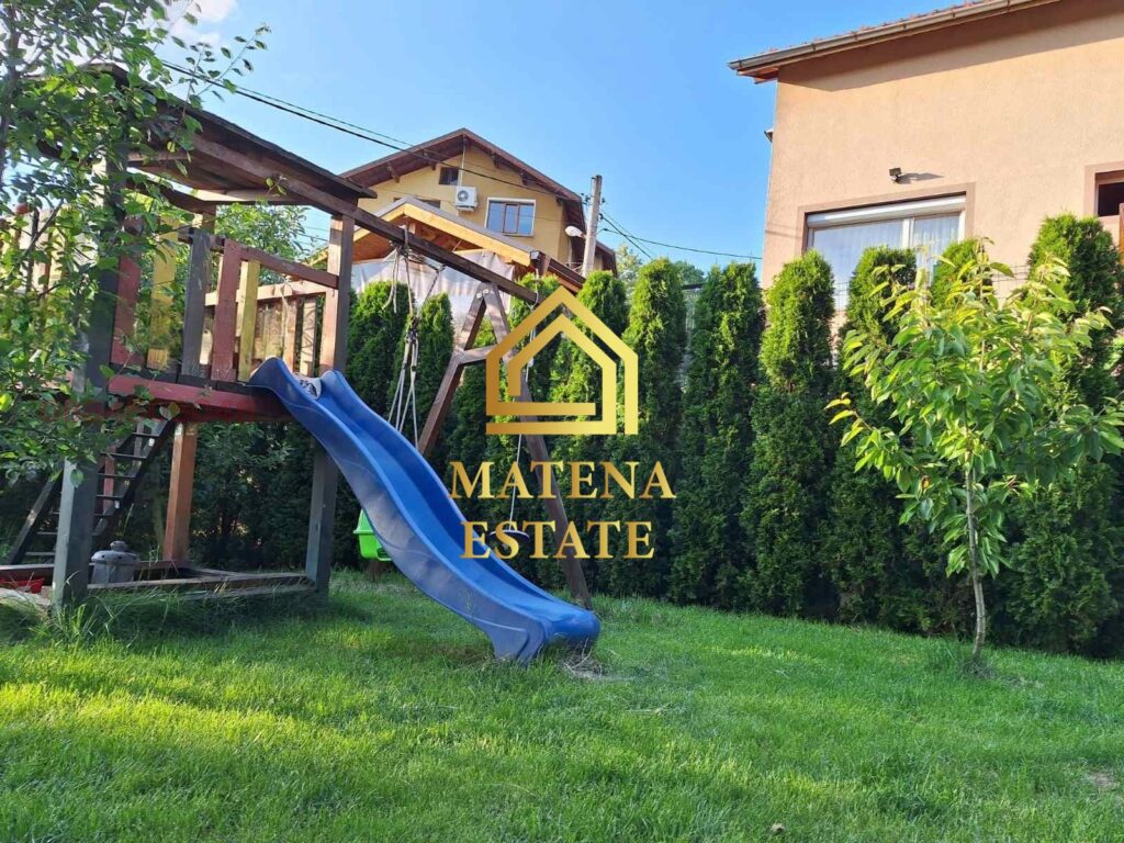 Два етажа от къща за продажба във Владая