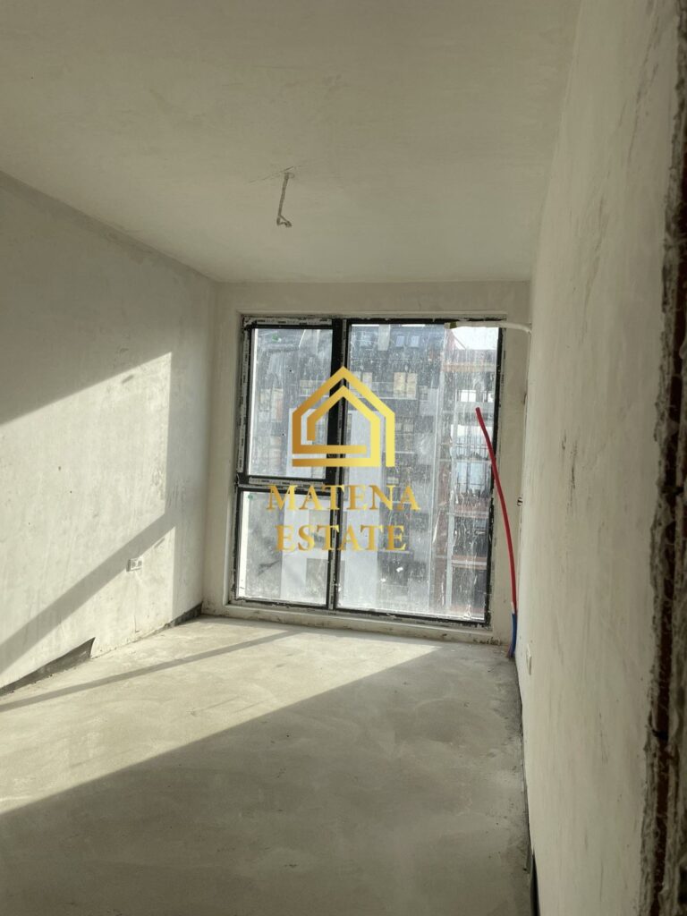 Тристаен апартамент за продажба в кв. Сухата река, София