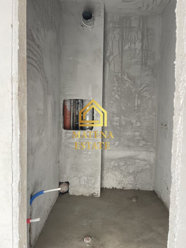 Тристаен апартамент за продажба в кв. Сухата река, София