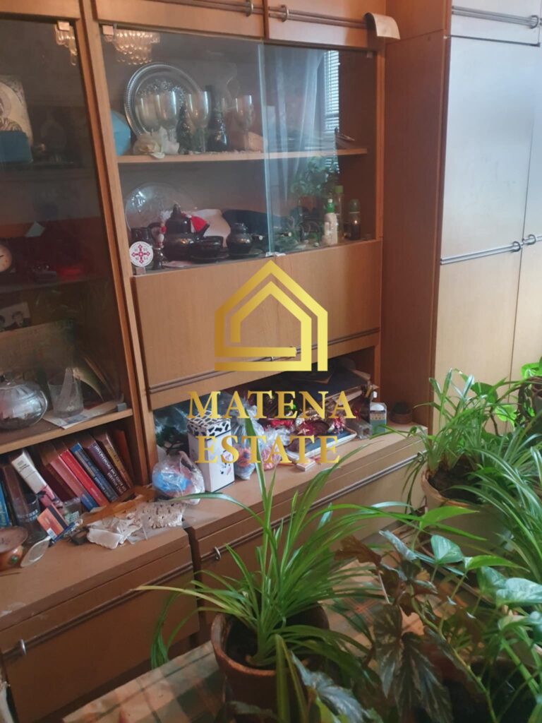 Просторен тристаен апартамент за продажба в кв. Сухата река, София