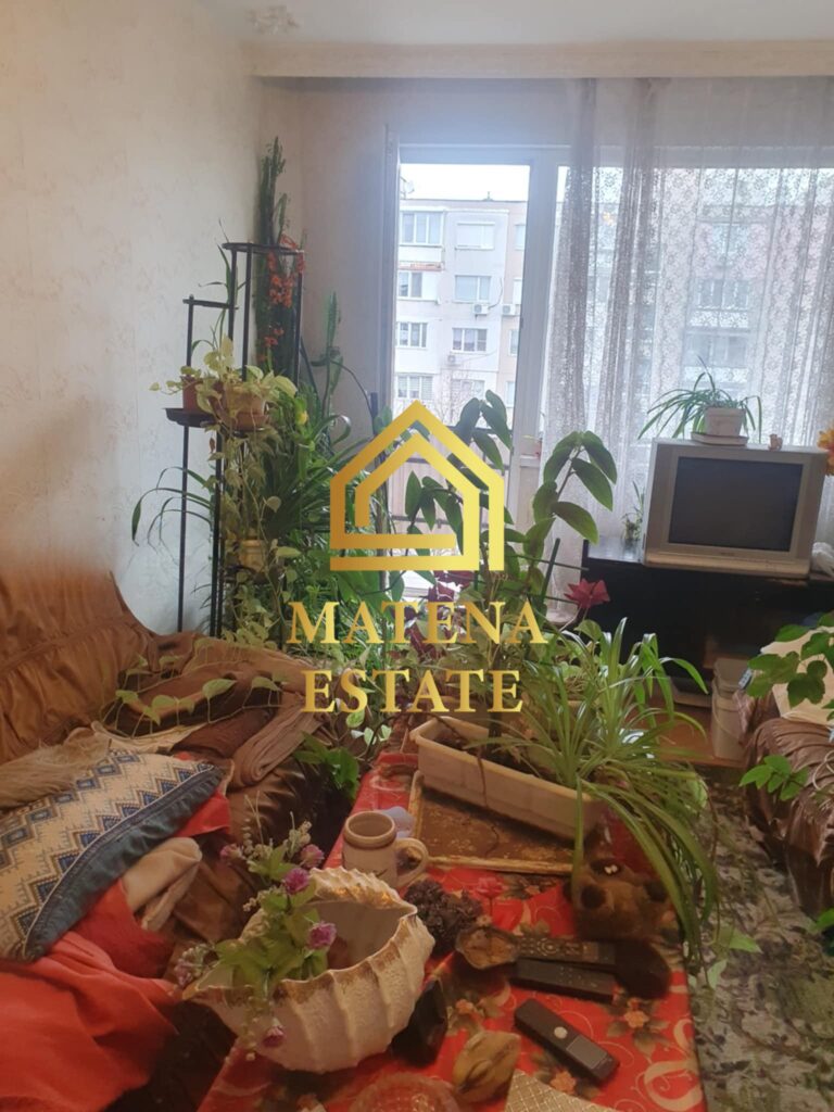 Просторен тристаен апартамент за продажба в кв. Сухата река, София