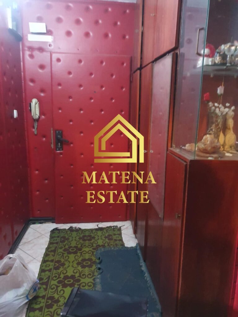 Просторен тристаен апартамент за продажба в кв. Сухата река, София