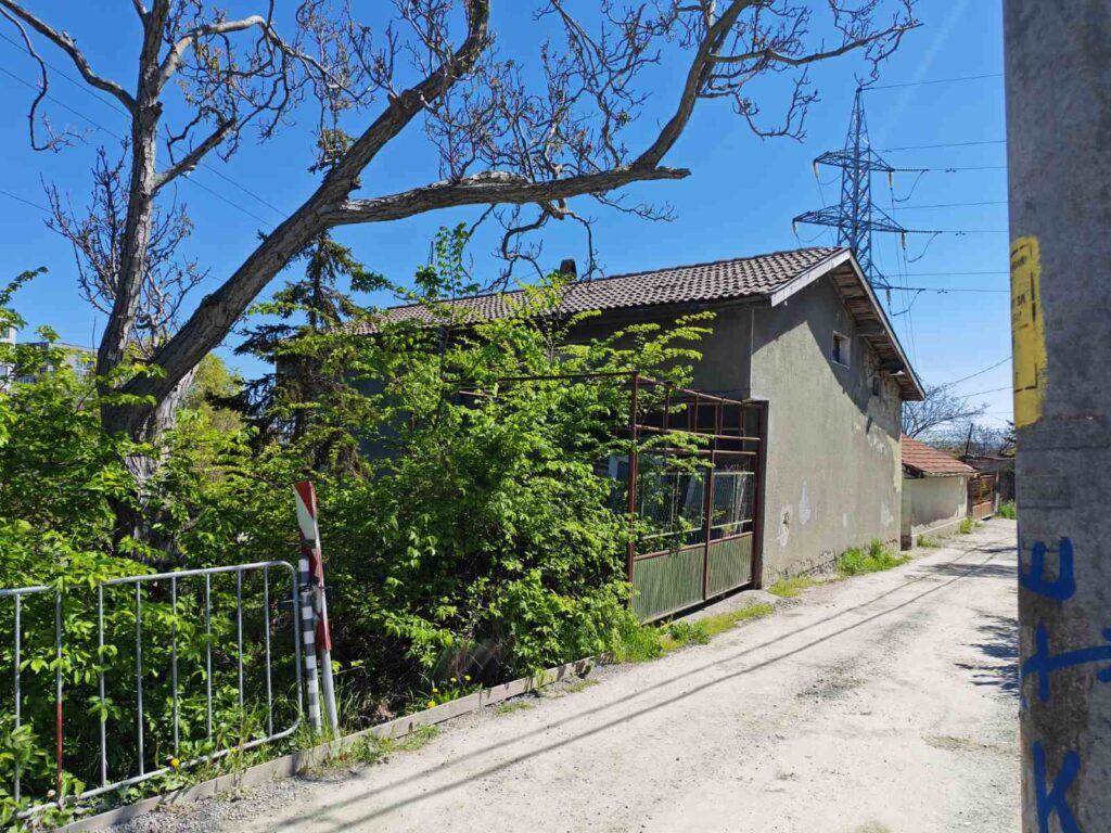 Продава къща  в гр. Варна. ж.к. Изгрев