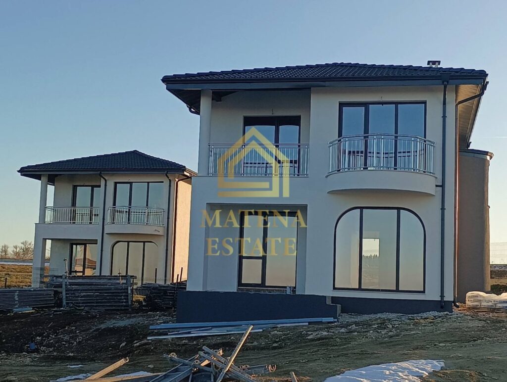 Продаваме двуетажни къщи в село Кичево - Варна
