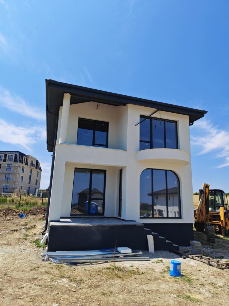 Продаваме двуетажни къщи в село Кичево - Варна