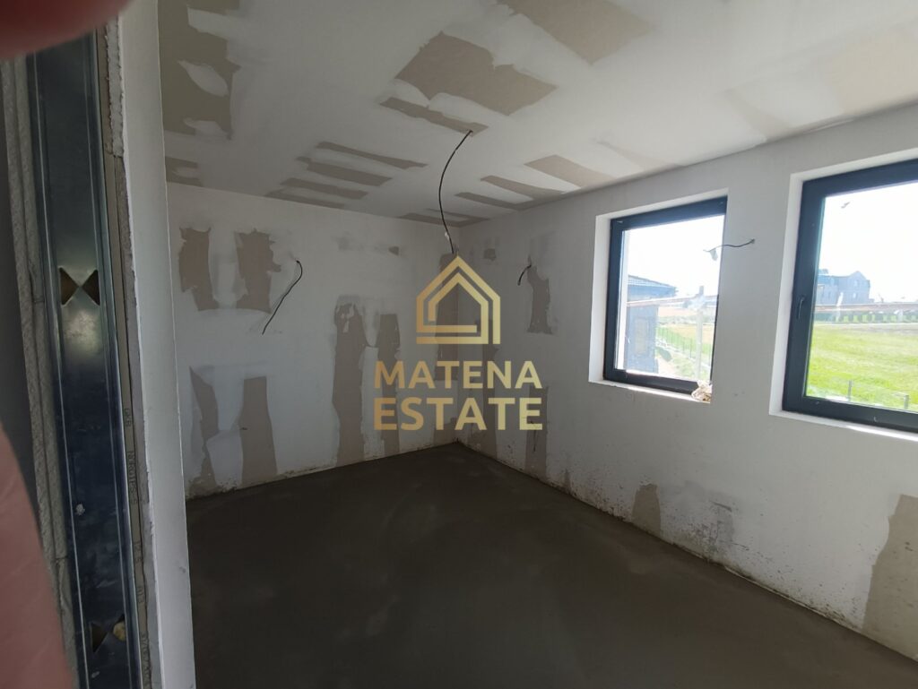 Продаваме двуетажни къщи в село Кичево - Варна