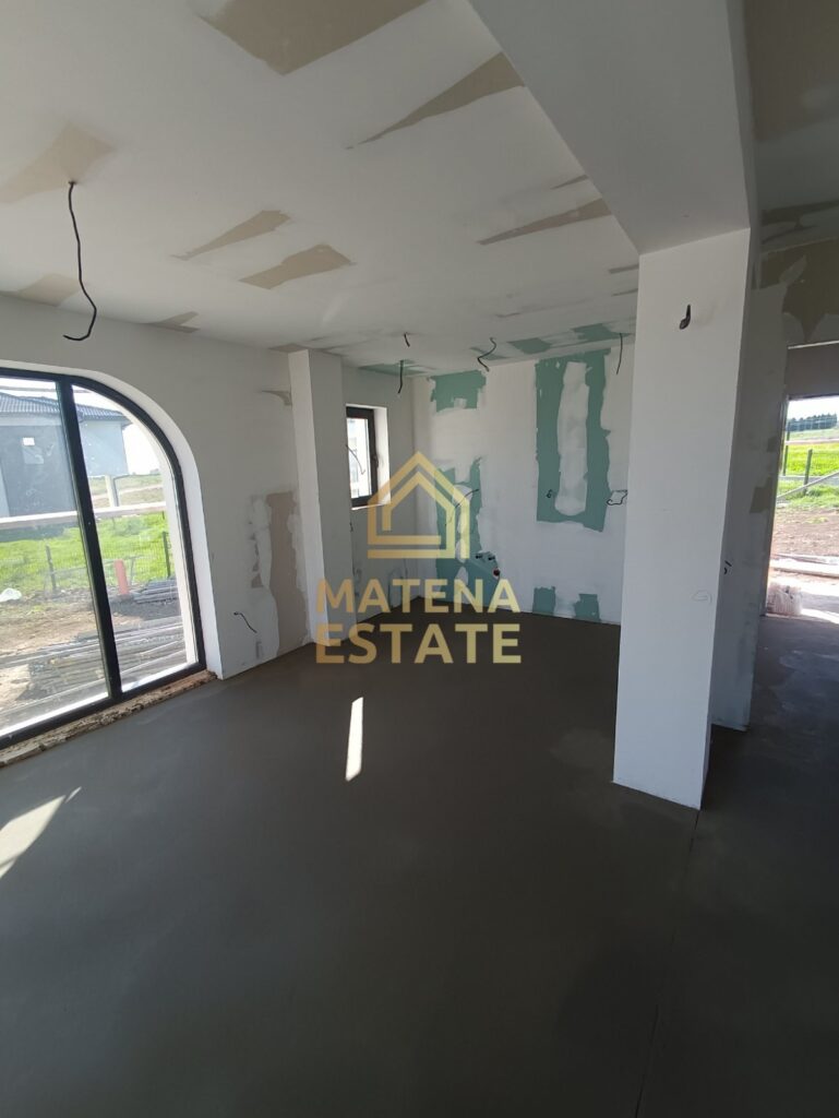 Продаваме двуетажни къщи в село Кичево - Варна