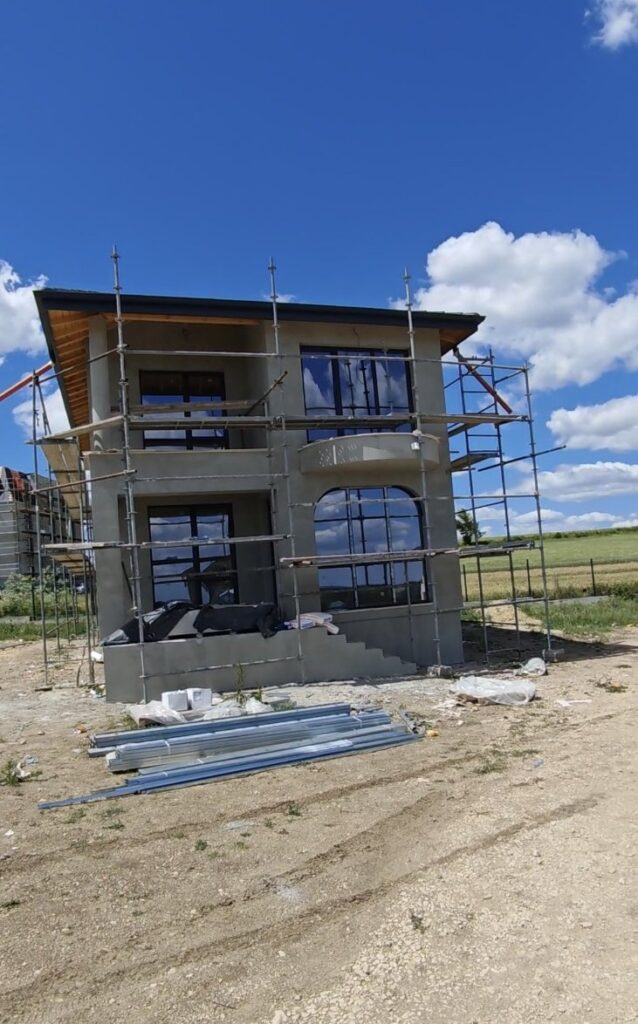 Продаваме двуетажни къщи в село Кичево - Варна