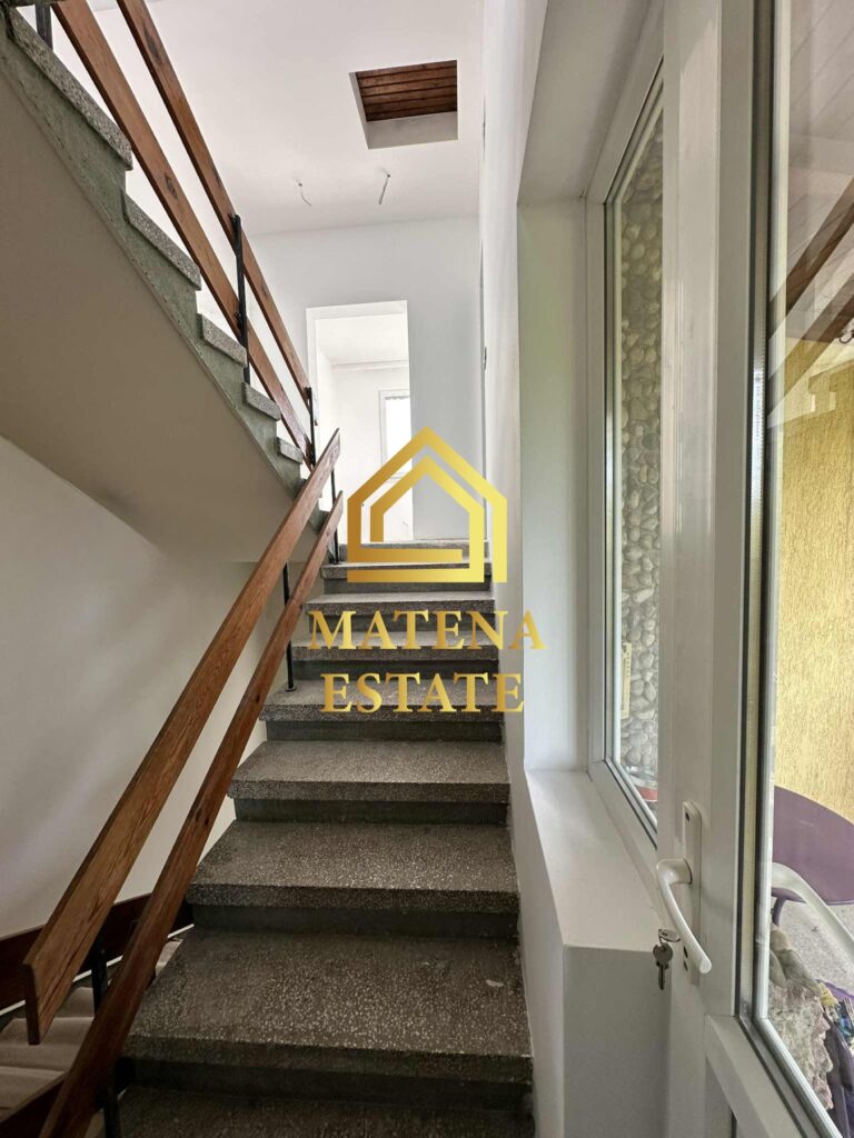 Просторна къща за продажба в Банкя, София