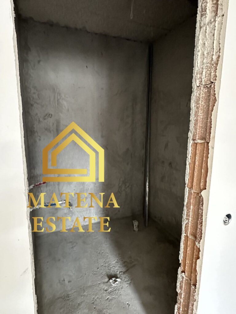 ПРОДАВА СЕ ПРОСТОРЕН ТРИСТАЕН АПАРТАМЕНТ С АКТ 16 В КВ. ДЪРВЕНИЦА