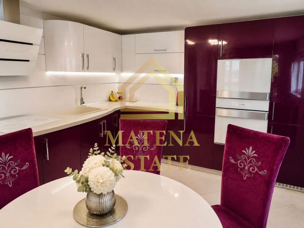 Продава къща, Банкя