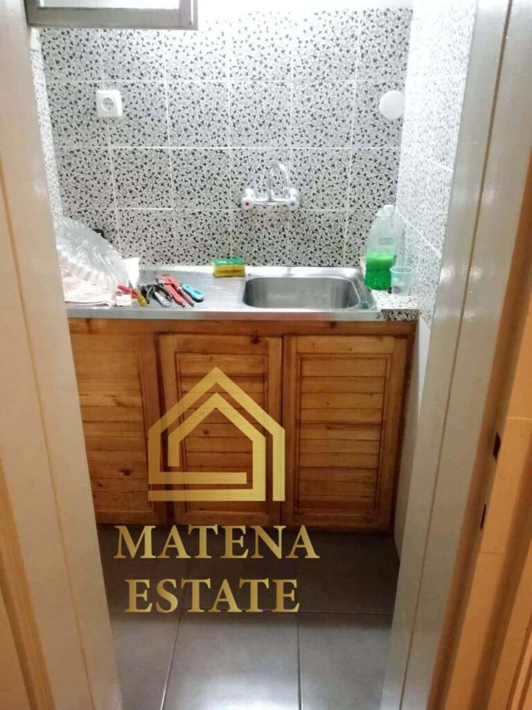 ПРОДАВА СЕ ДВУСТАЕН АПАРТАМЕНТ В КВ. ТОЛСТОЙ