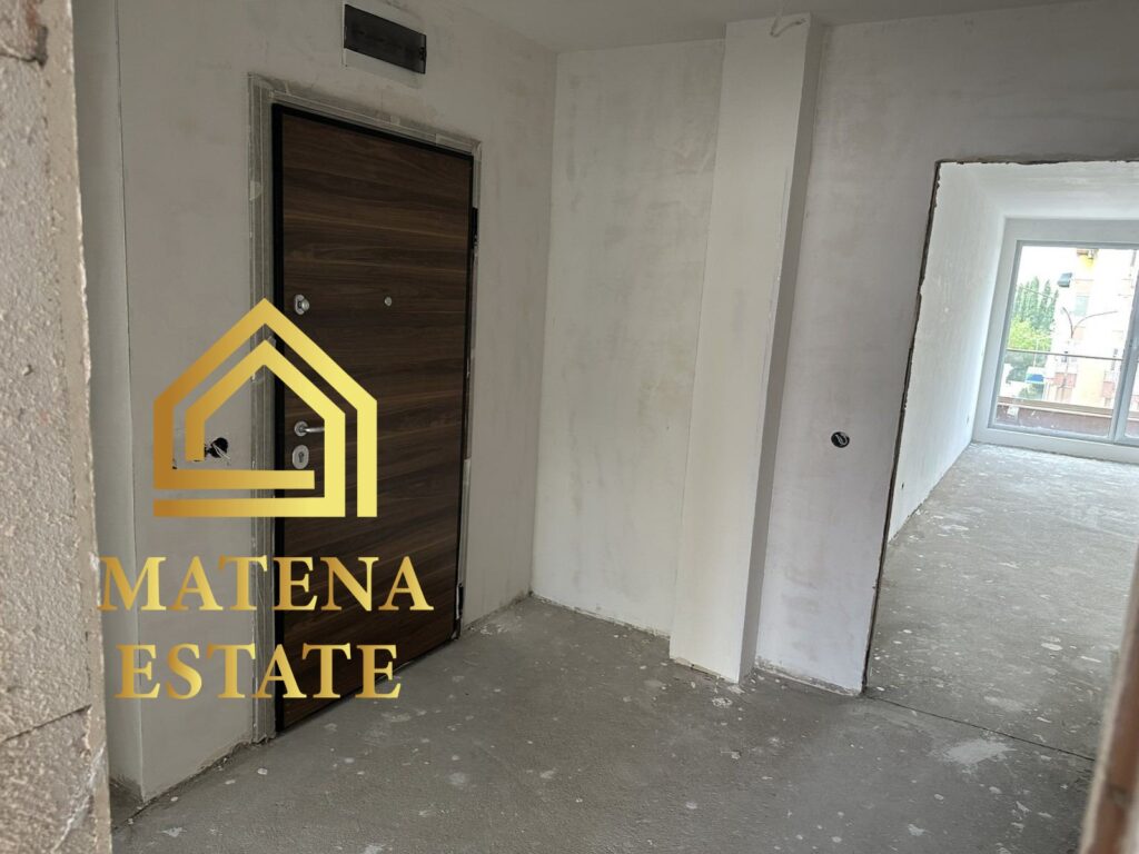 ПРОДАВА СЕ ПРОСТОРЕН ТРИСТАЕН АПАРТАМЕНТ С АКТ 16 В КВ. ДЪРВЕНИЦА