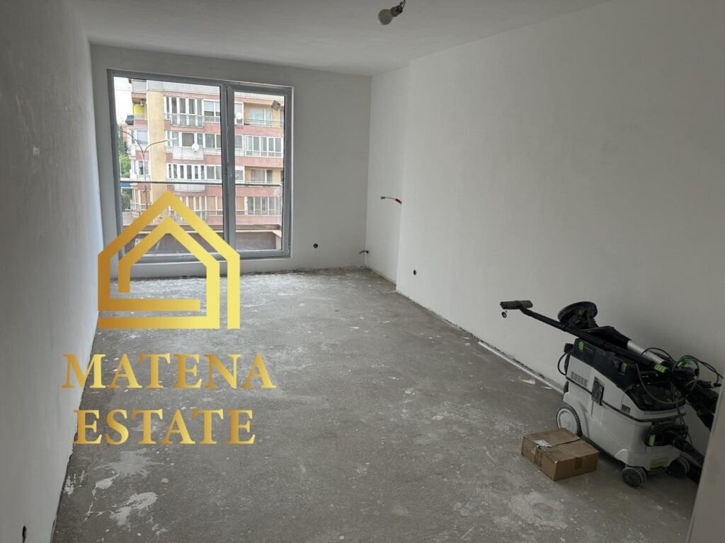 ПРОДАВА СЕ ПРОСТОРЕН ТРИСТАЕН АПАРТАМЕНТ С АКТ 16 В КВ. ДЪРВЕНИЦА