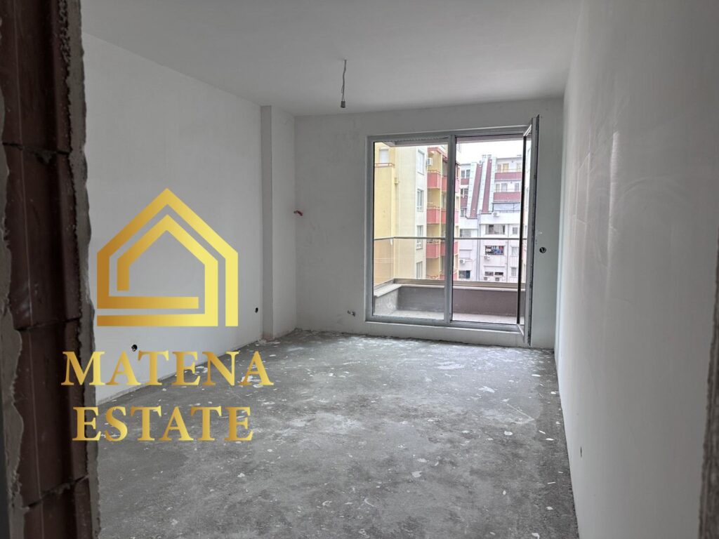 ПРОДАВА СЕ ПРОСТОРЕН ТРИСТАЕН АПАРТАМЕНТ С АКТ 16 В КВ. ДЪРВЕНИЦА