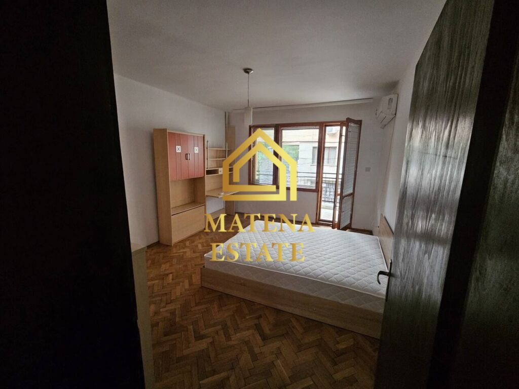 Тристаен апартамент под наем в кв. Витоша, София